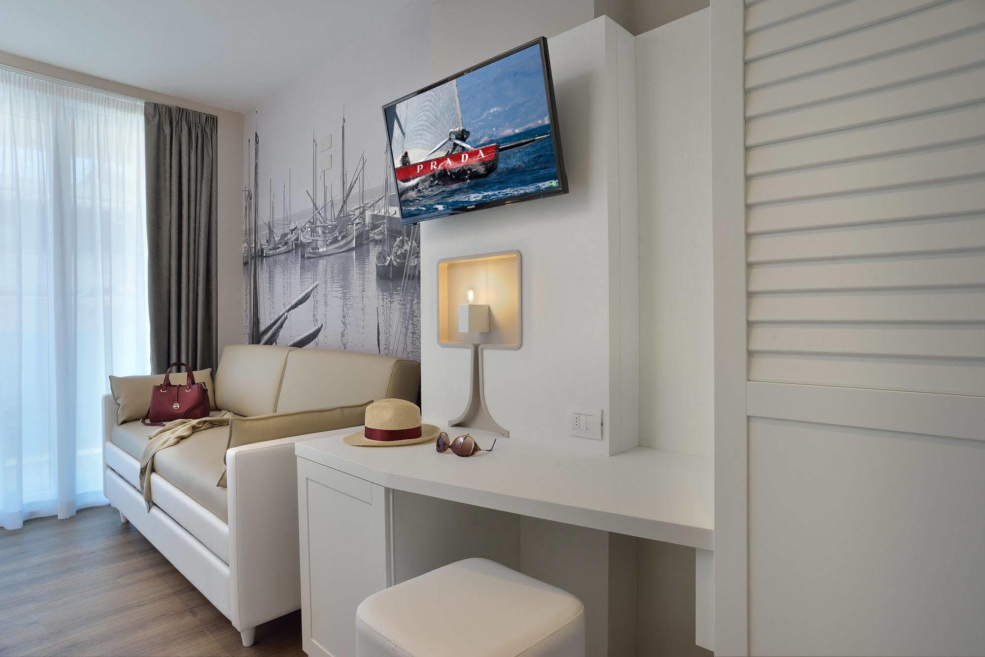 Embassy Hotel & Spa Cattolica Extérieur photo