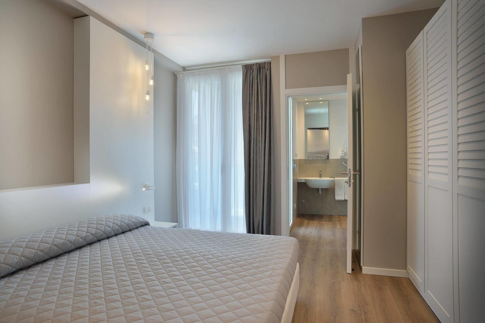 Embassy Hotel & Spa Cattolica Extérieur photo